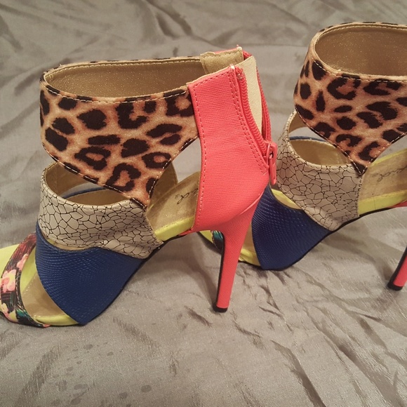 Open toed multi print heels - Picture 3 of 3